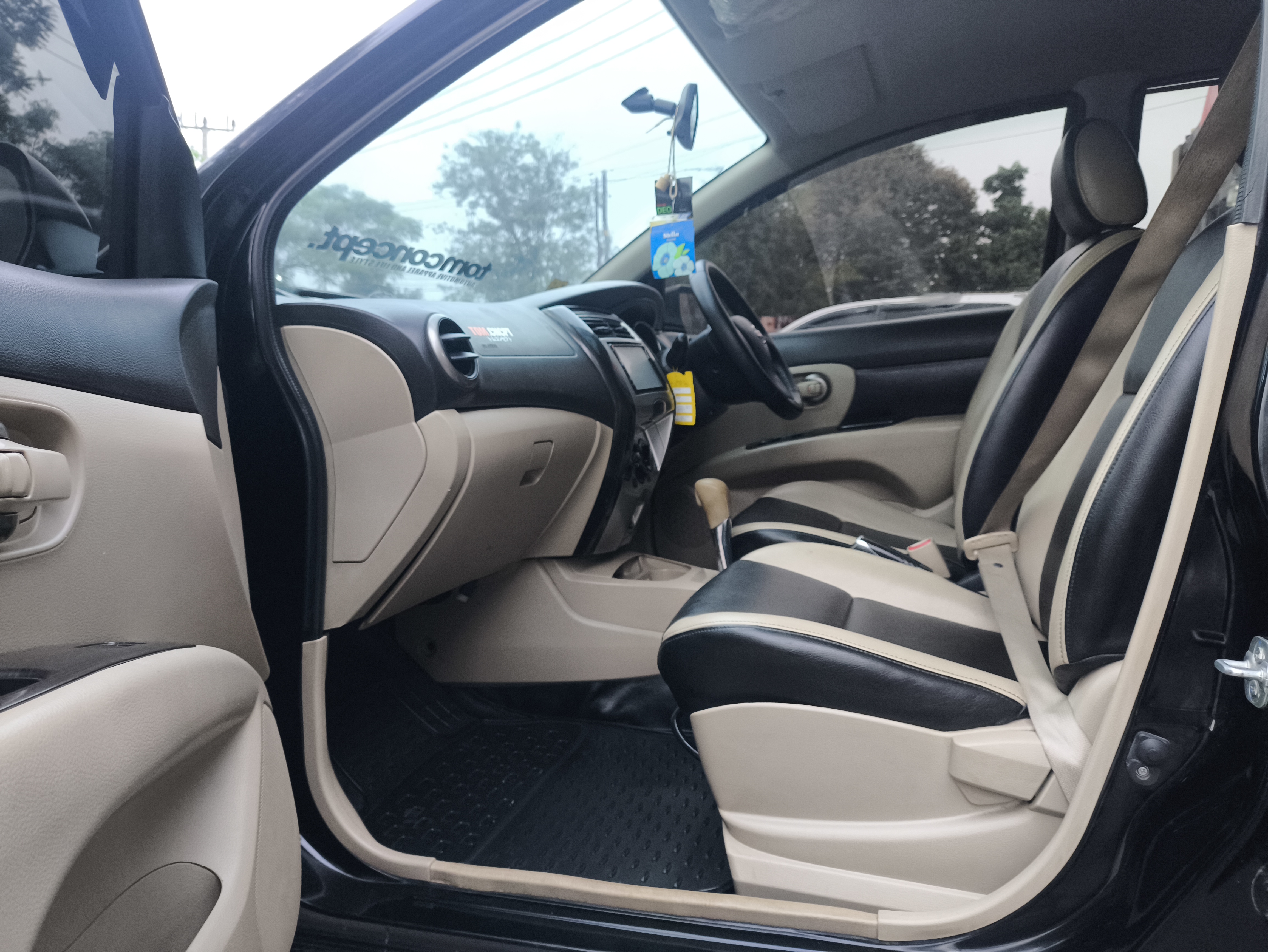Galeri Mobil