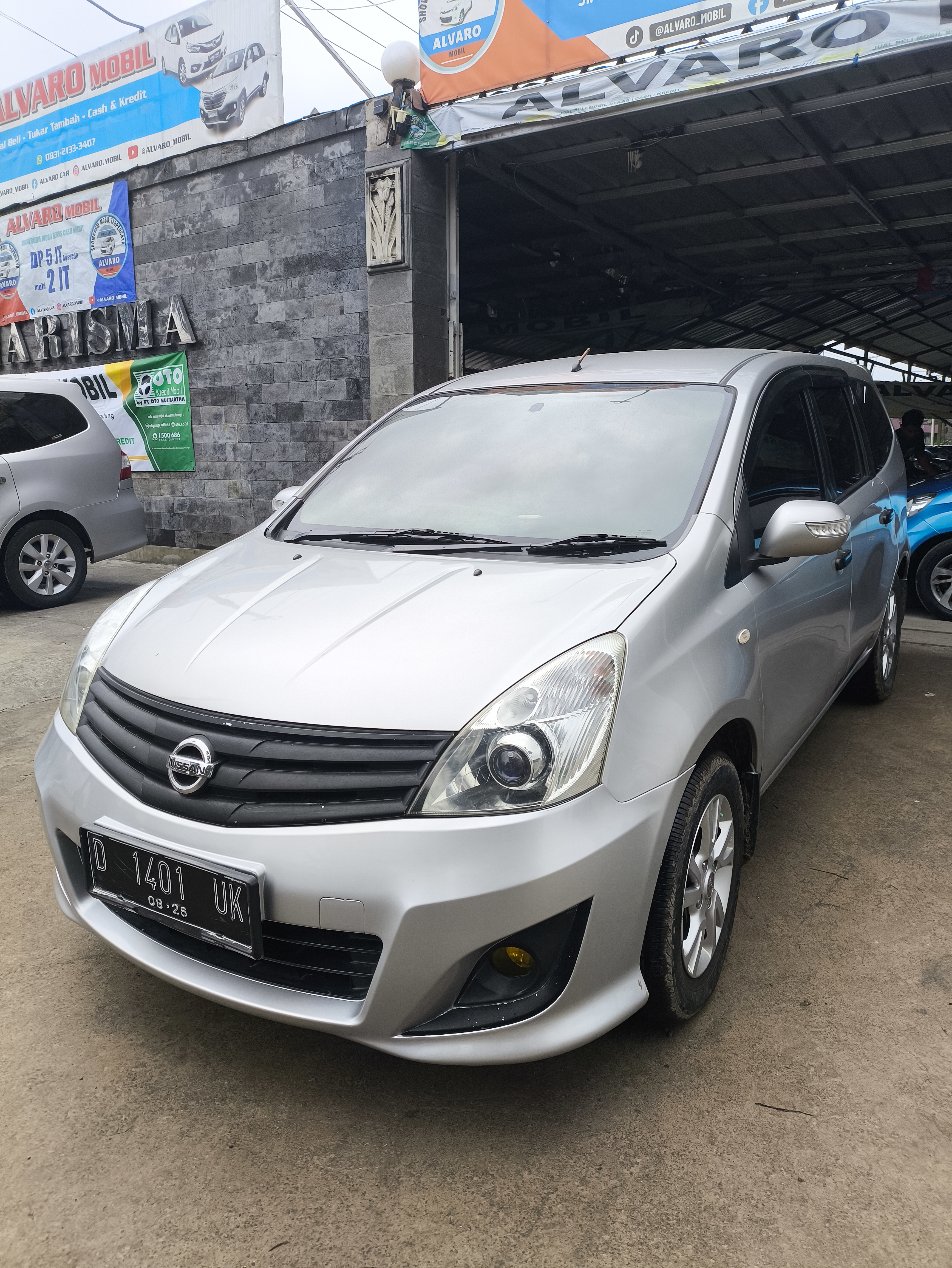 NISSAN GRAND LIVINA XV MATIC