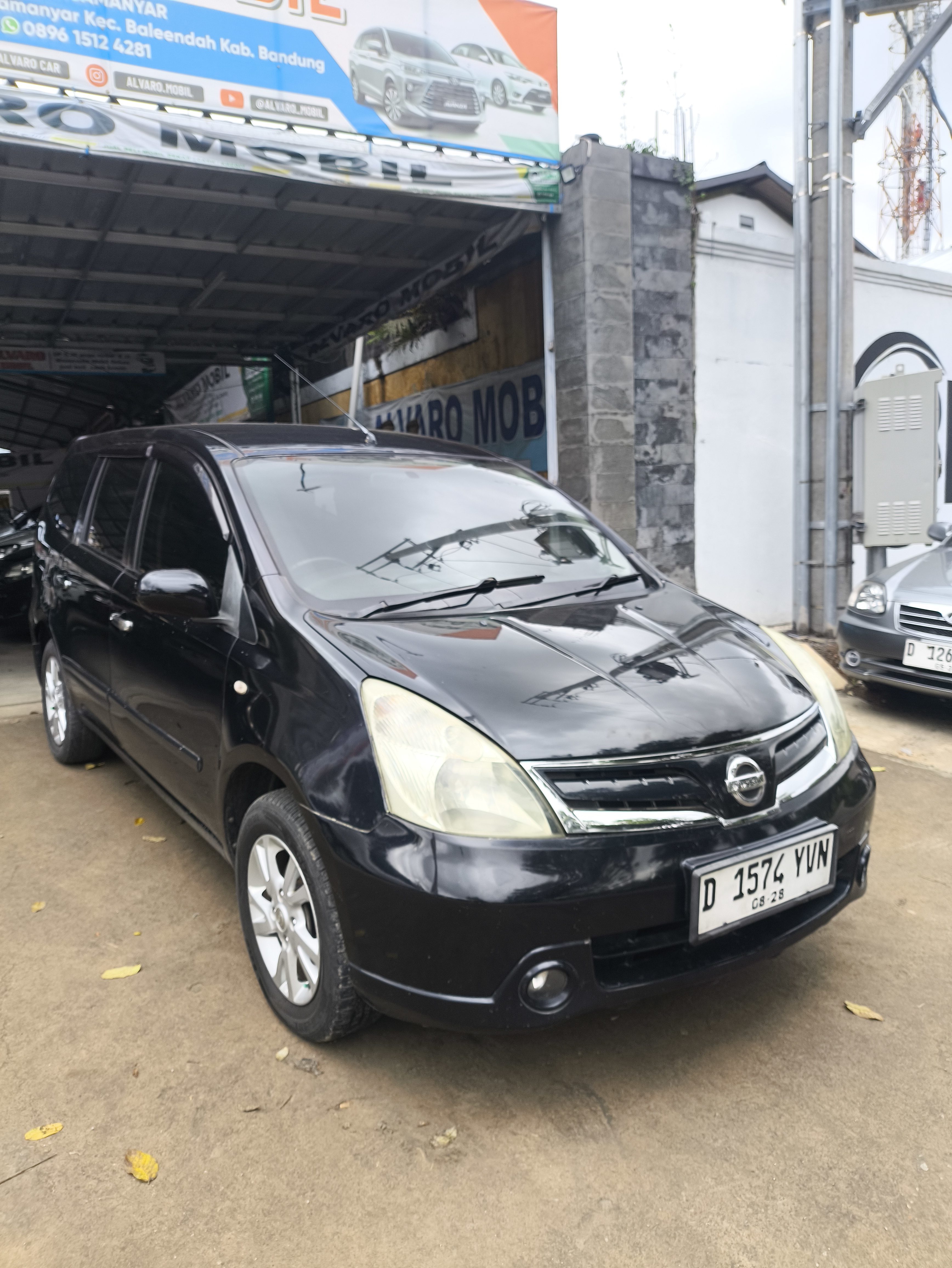 NISSAN GRAND LIVINA SV MATIC