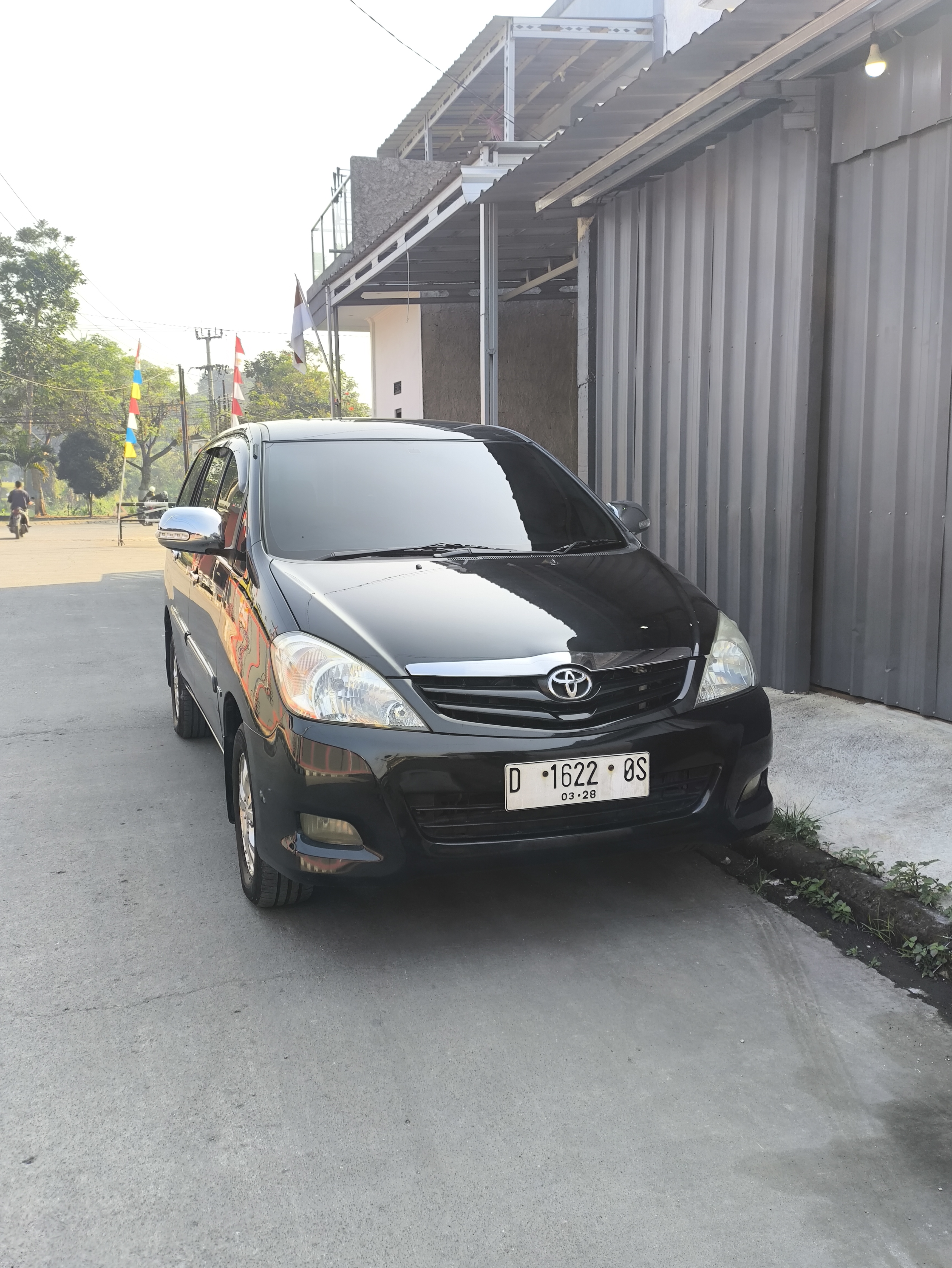 Toyota Inova G at
